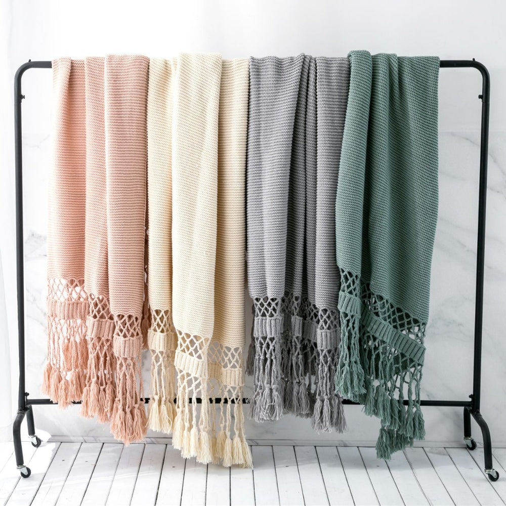 Cozy Knitted Tassel Throw Blanket