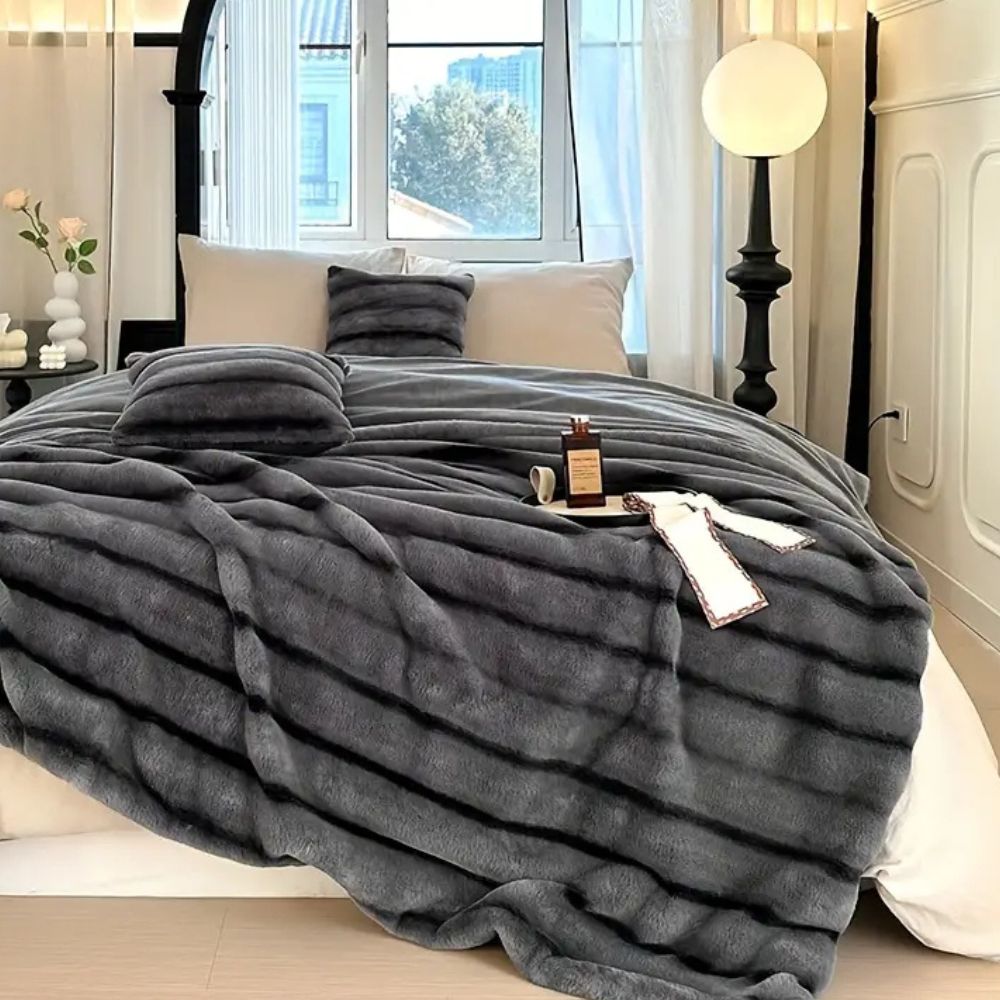 Luxurious Ruched Faux Rabbit Fur Throw Blanket