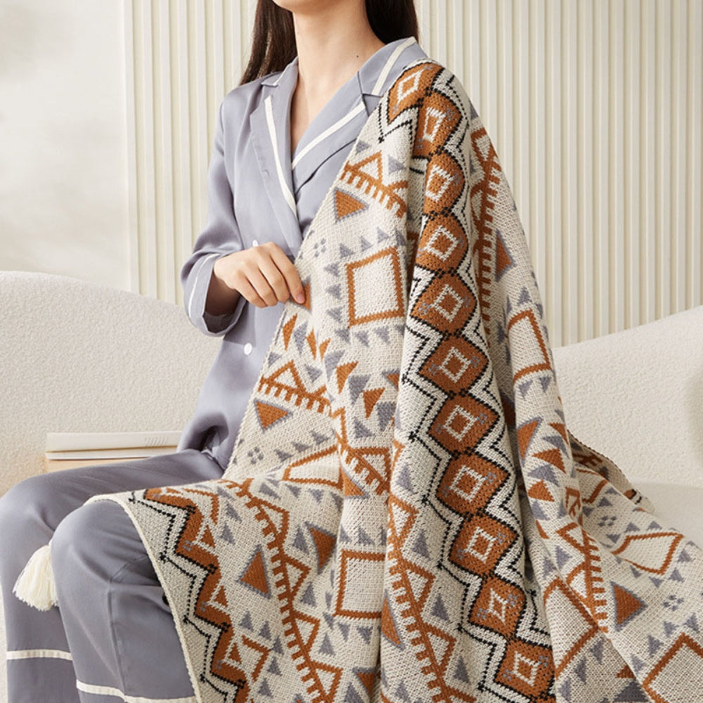 Boho Chic Tassel Blanket in Polyester-Cotton Blend