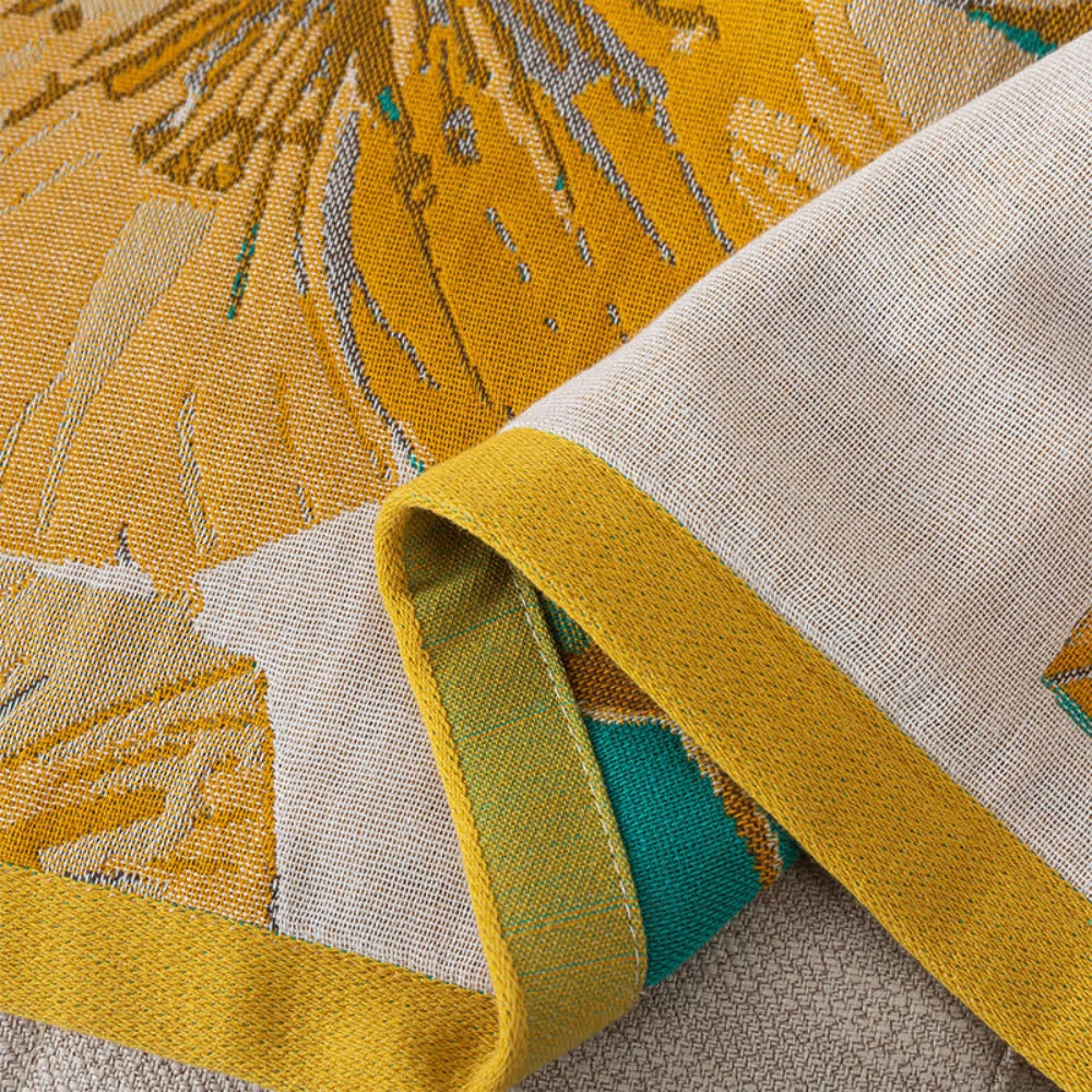 Absorbent Cotton Bath Towel for Quick Drying and Softness