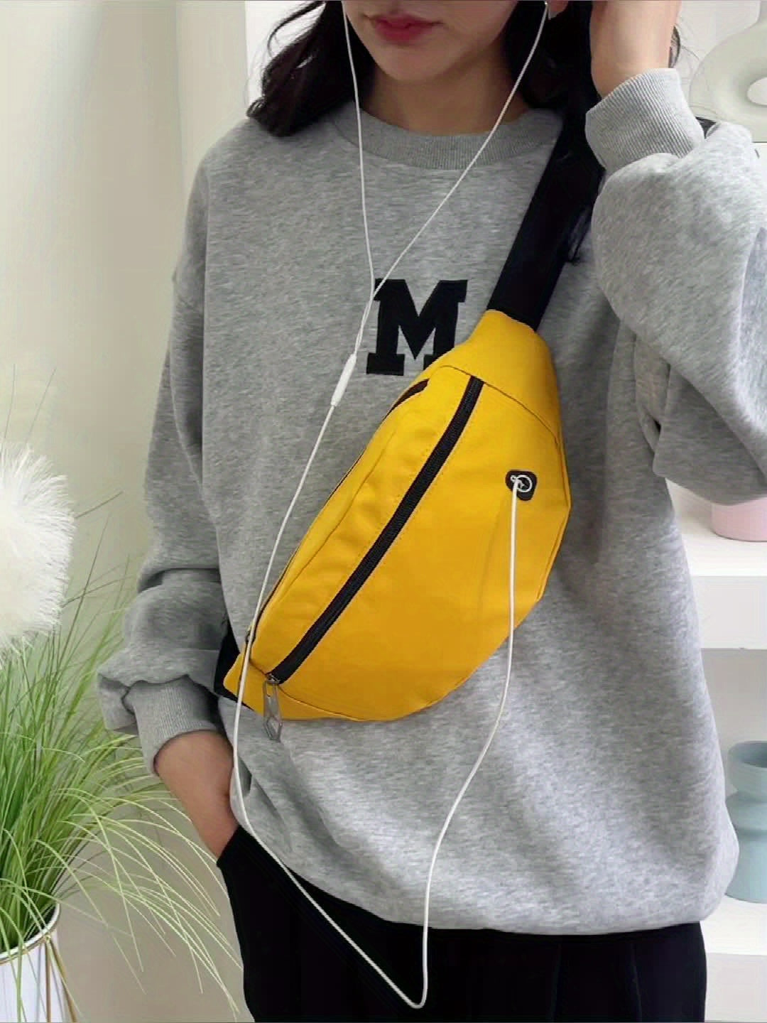 Sporty Adjustable Fanny Pack for Women with Multiple Pockets