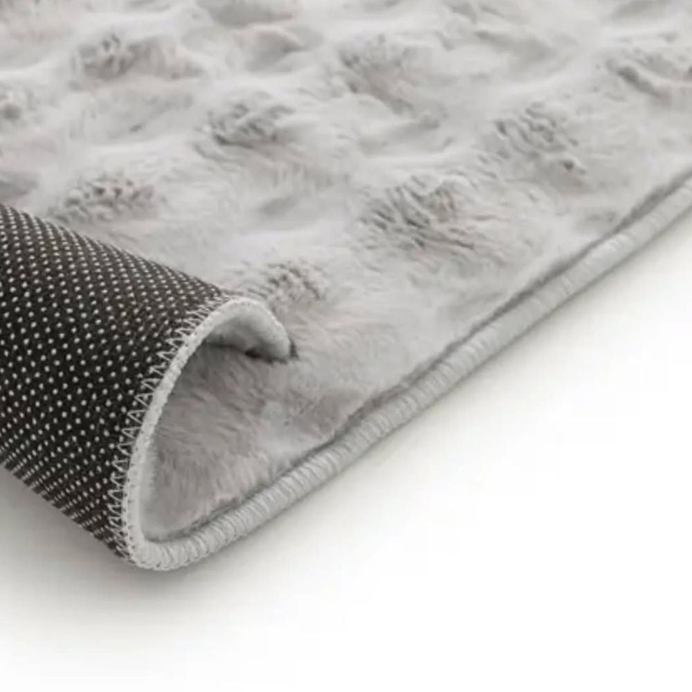 Plush Faux Fur Pet Mat for Cats and Small Dogs