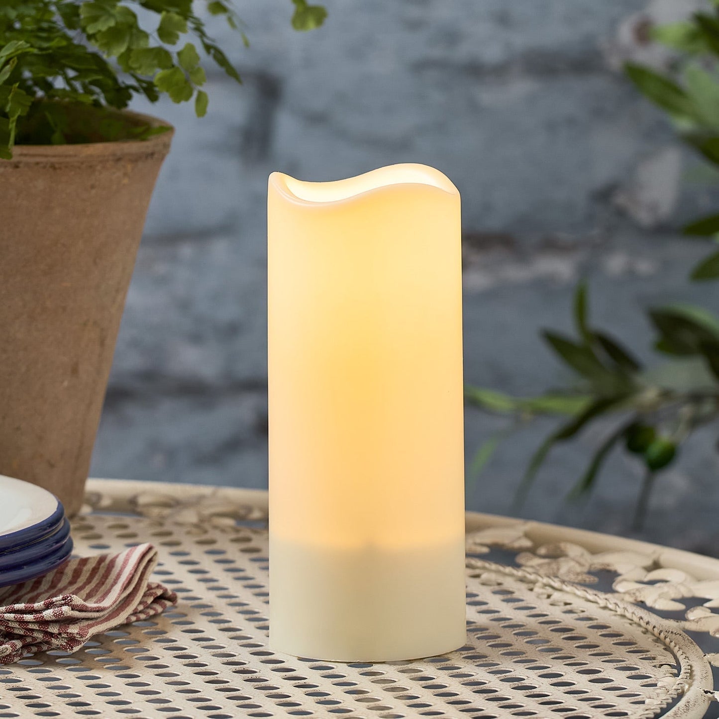 Solar-Powered Outdoor Candle Set - 3 Sizes