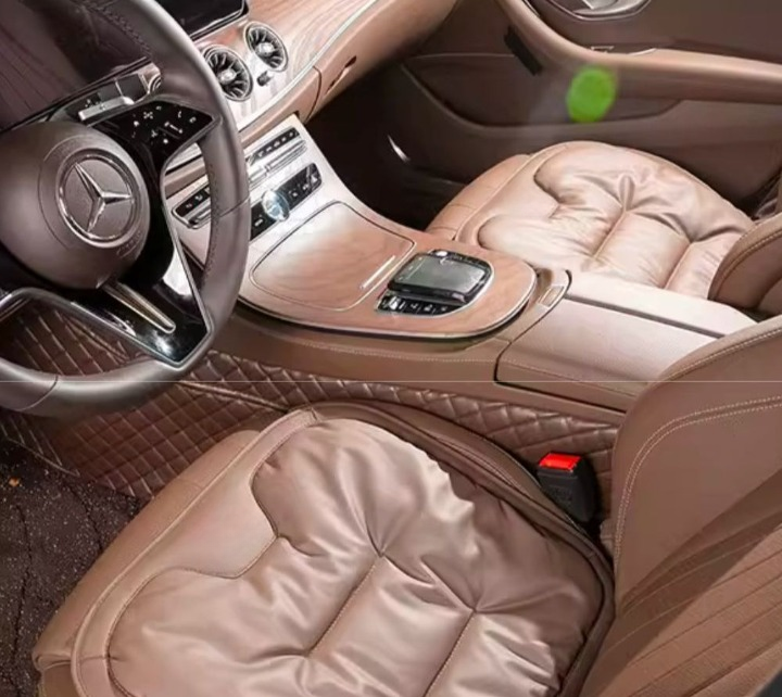 Ergonomic Car Seat Cushion with Adjustable Straps