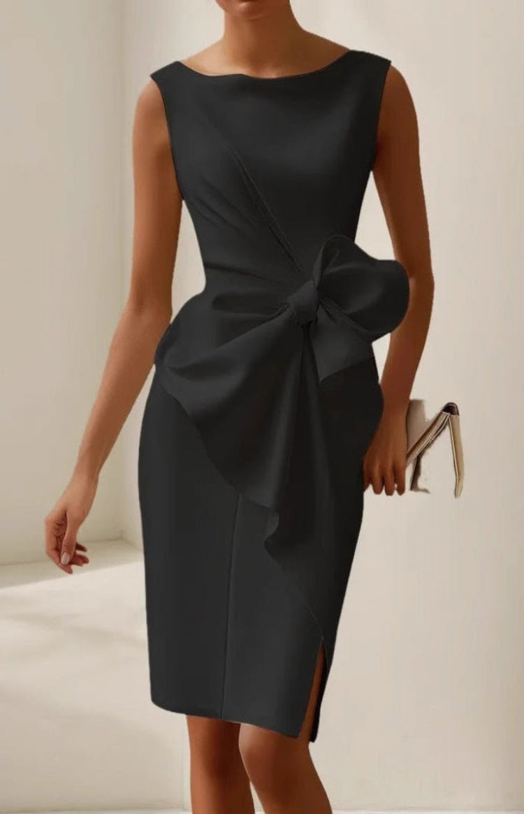 Fitted Sleeveless Cocktail Dress with Bow Detail