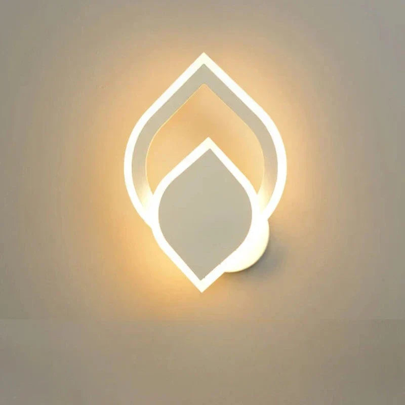 Heart-Shaped Wall Lamp for Cozy Ambiance