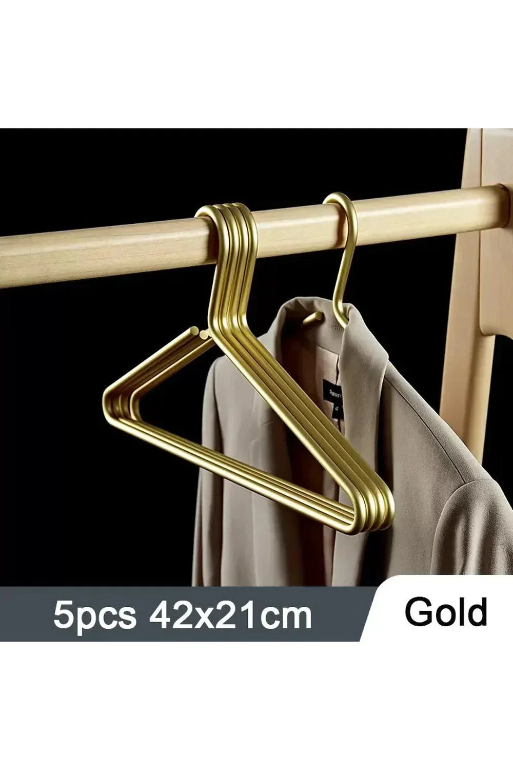 LuxeLine Metal Hangers in Gold and Silver