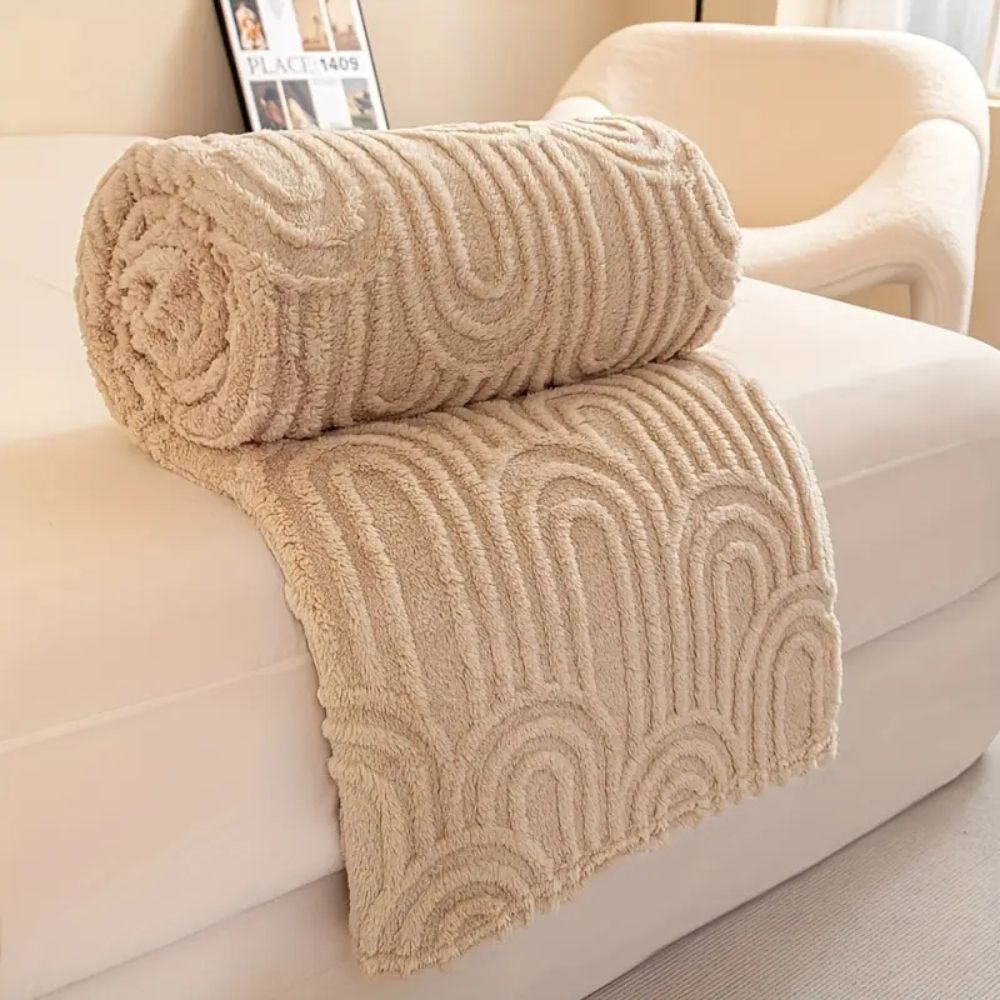 Plush Microfiber Arch Pattern Throw Blanket