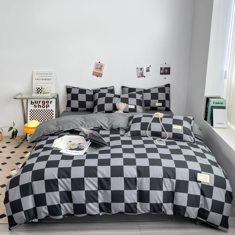 Black and White Geometric Grid Bedding Set