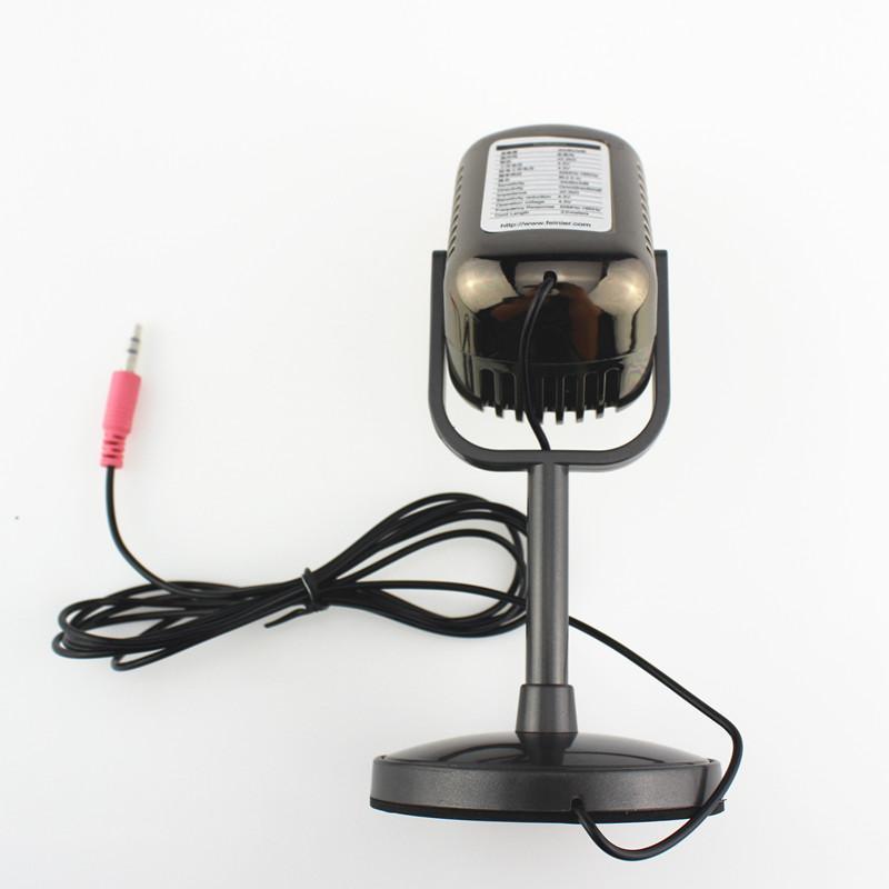 Vintage Microphone with Natural Sound and Retro Design