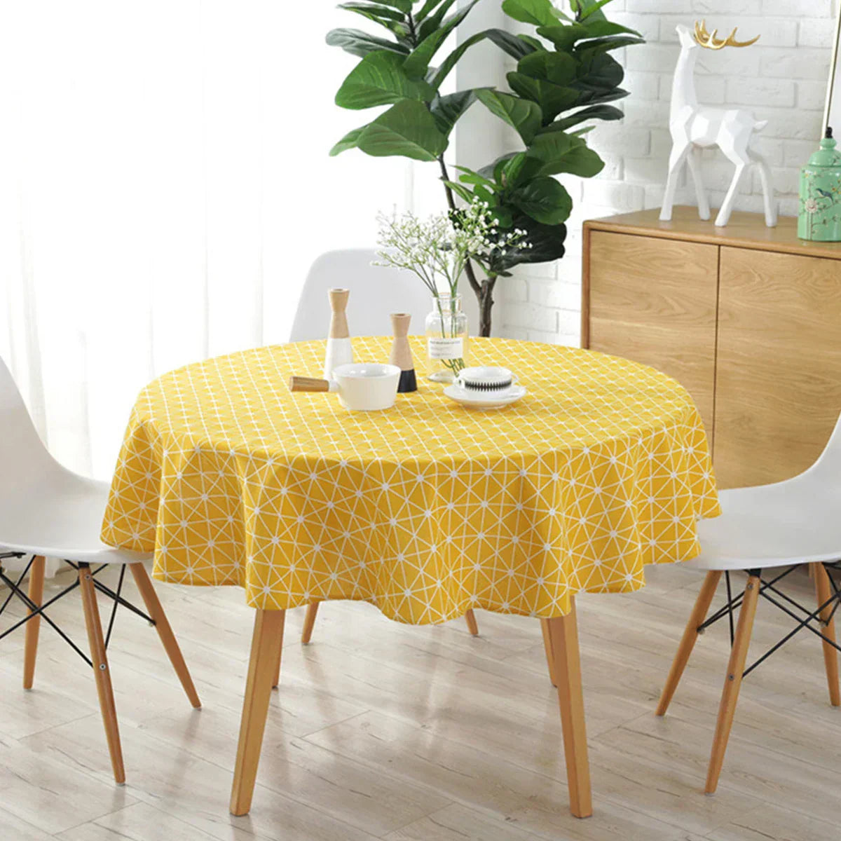 Round Houndstooth Tablecloth in Cotton-Linen Blend