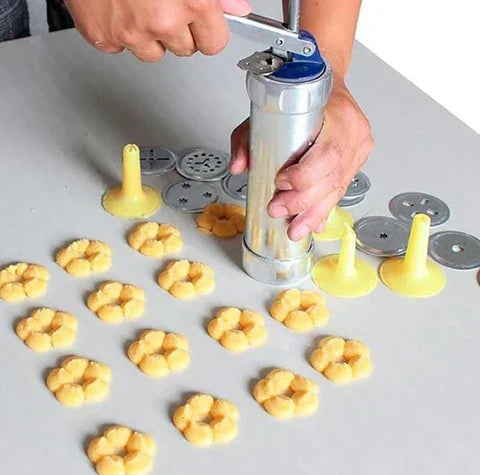 Aluminum Cookie Press with 20 Shape Discs and Decorating Tips