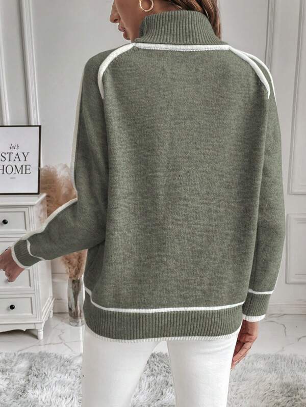Cropped Loose Fit Sweater with Contrast Lines