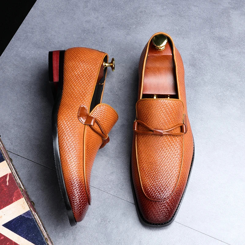 Elegant Woven Oxford Loafers with Bow Detail and Dual-Tone Heel