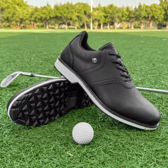 Men's Classic Waterproof Golf Shoes with Brogue Stitching