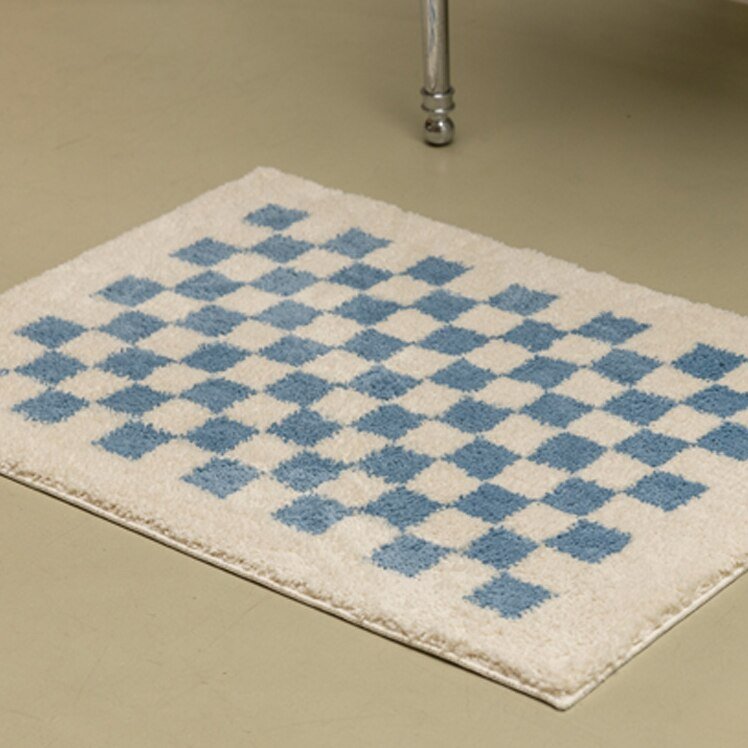 Plush Non-Slip Bathroom Rug with Check Pattern