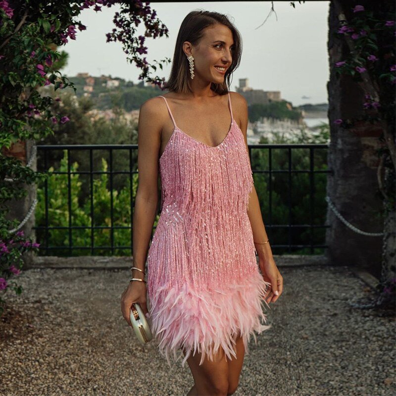 Elegant Cocktail Dress with Flattering Fit and Glamorous Details