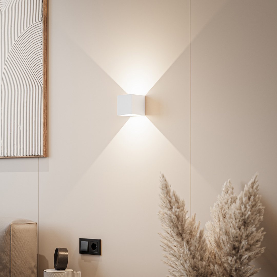 LED Wall Lamp with Warm White Light - Stylish Aluminum Design