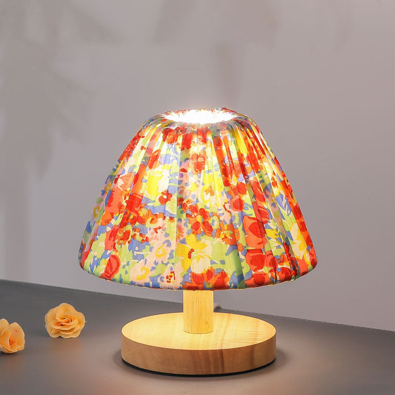 Modern Minimalist Iron Flower Table Lamp - 1-Bulb Design