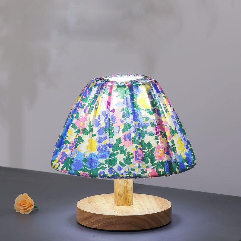 Modern Minimalist Iron Flower Table Lamp - 1-Bulb Design