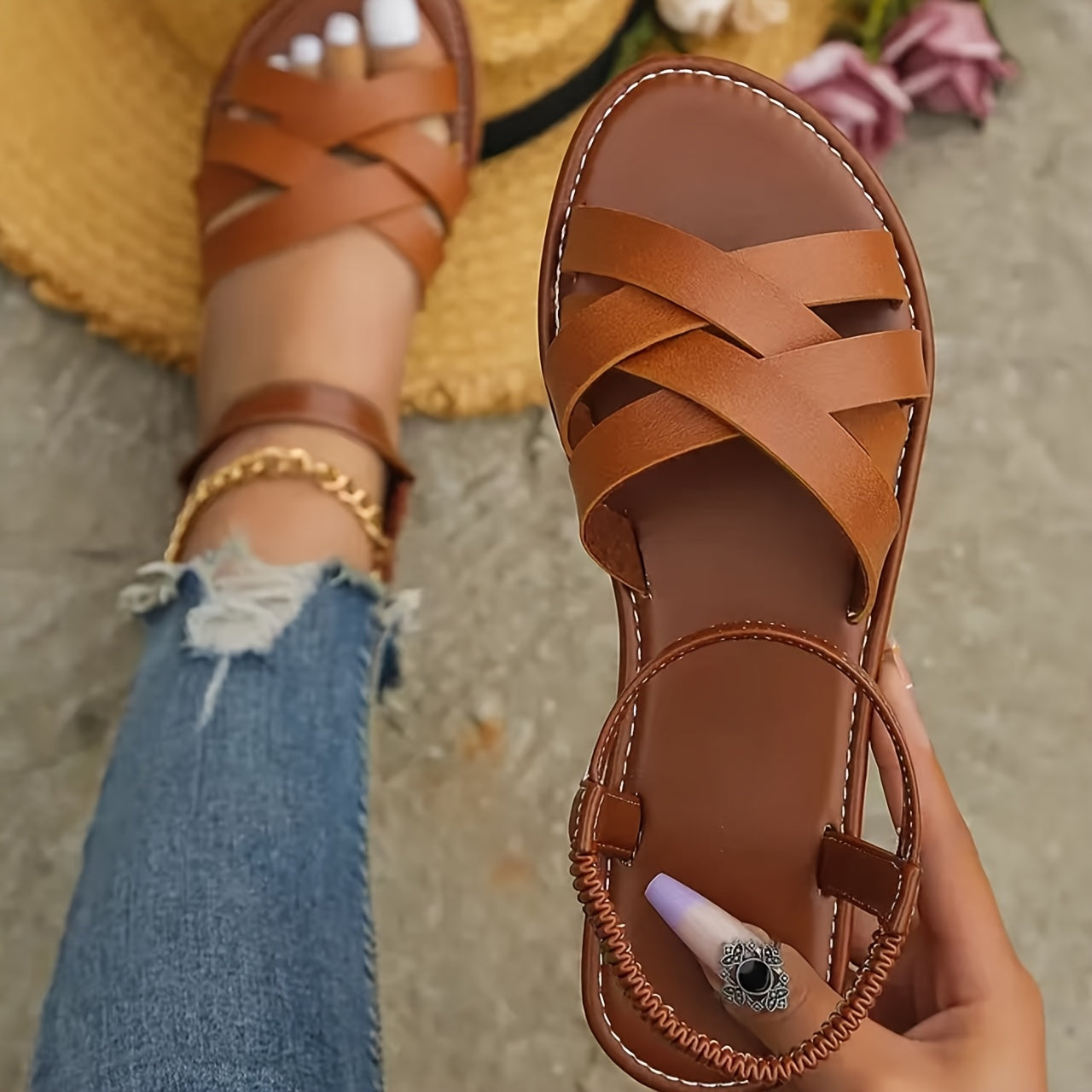 Elegant Crisscross Strap Women's Flat Sandals