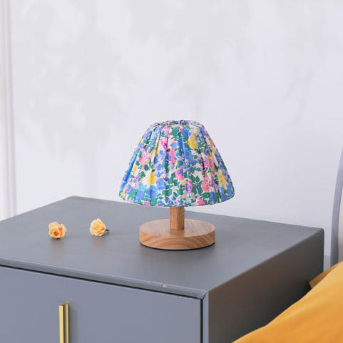 Modern Minimalist Iron Flower Table Lamp - 1-Bulb Design