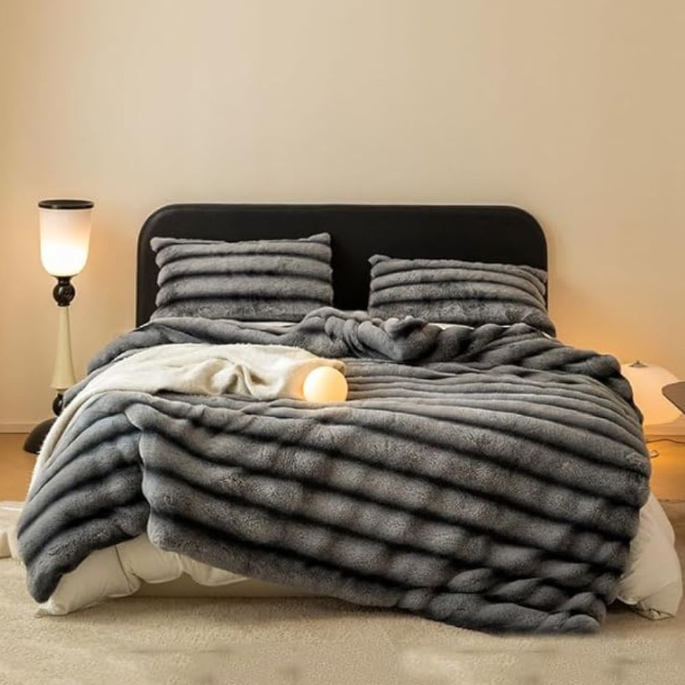 Luxurious Ruched Faux Rabbit Fur Throw Blanket