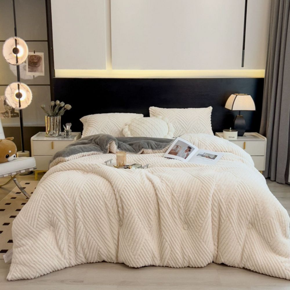 Chevron Plush Microfiber Blanket for Ultimate Comfort