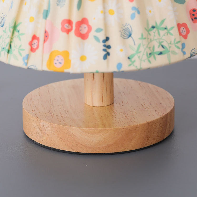 Modern Minimalist Iron Flower Table Lamp - 1-Bulb Design