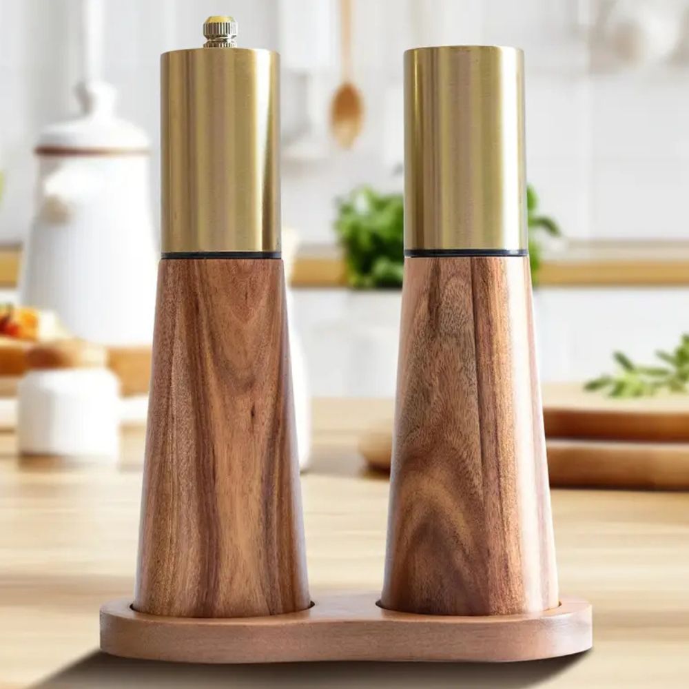 Wooden Spice Grinder with Adjustable Coarseness