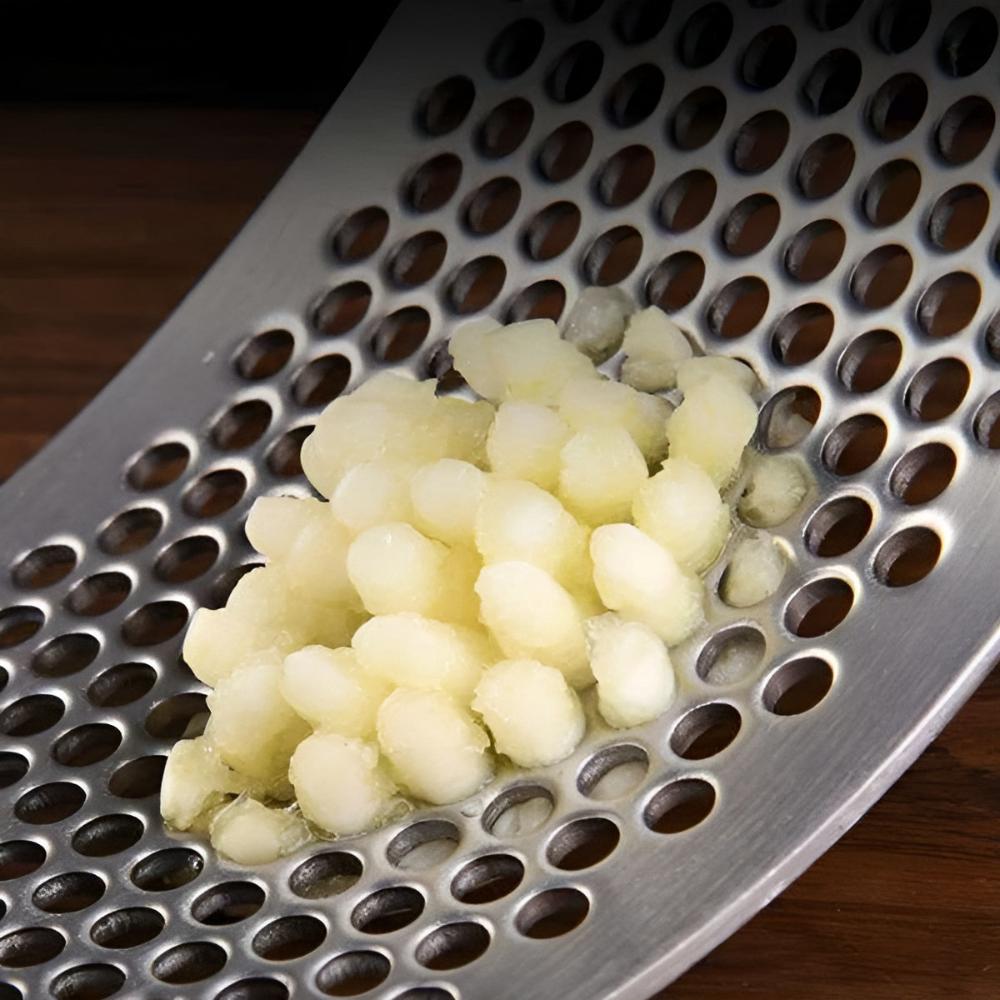 Stainless Steel Garlic Squeezer for Effortless Mincing