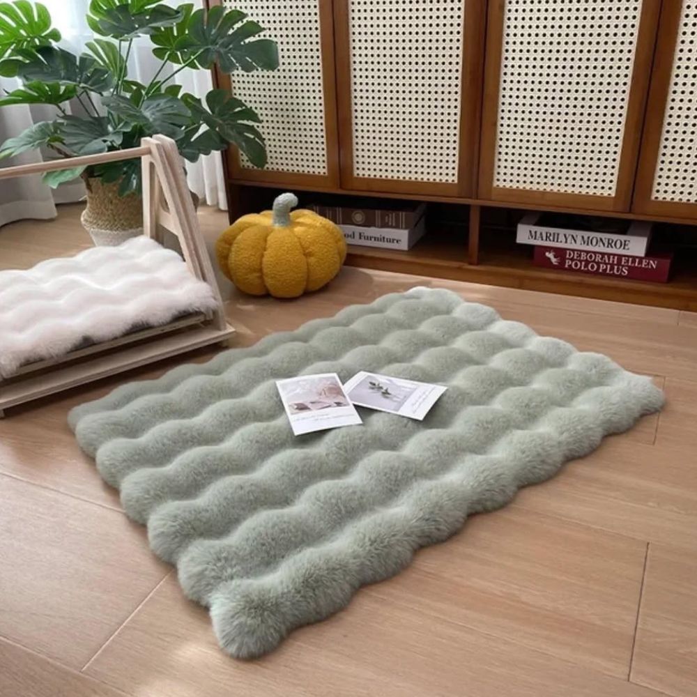 Plush Faux Fur Pet Mat for Cats and Small Dogs