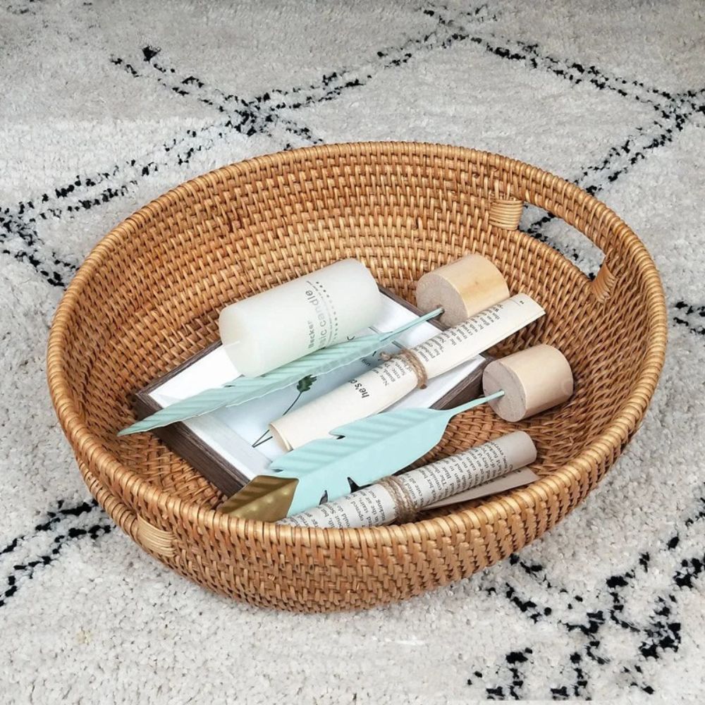 Handwoven Rattan Oval Tray for Organizing Fruits and Snacks