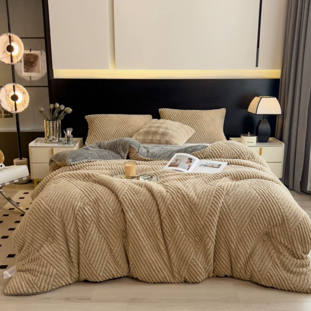 Chevron Plush Microfiber Blanket for Ultimate Comfort