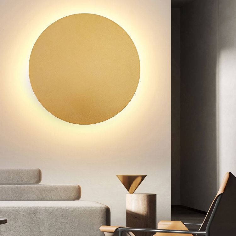 Modern Round Metal Wall Light with Energy-Efficient LED