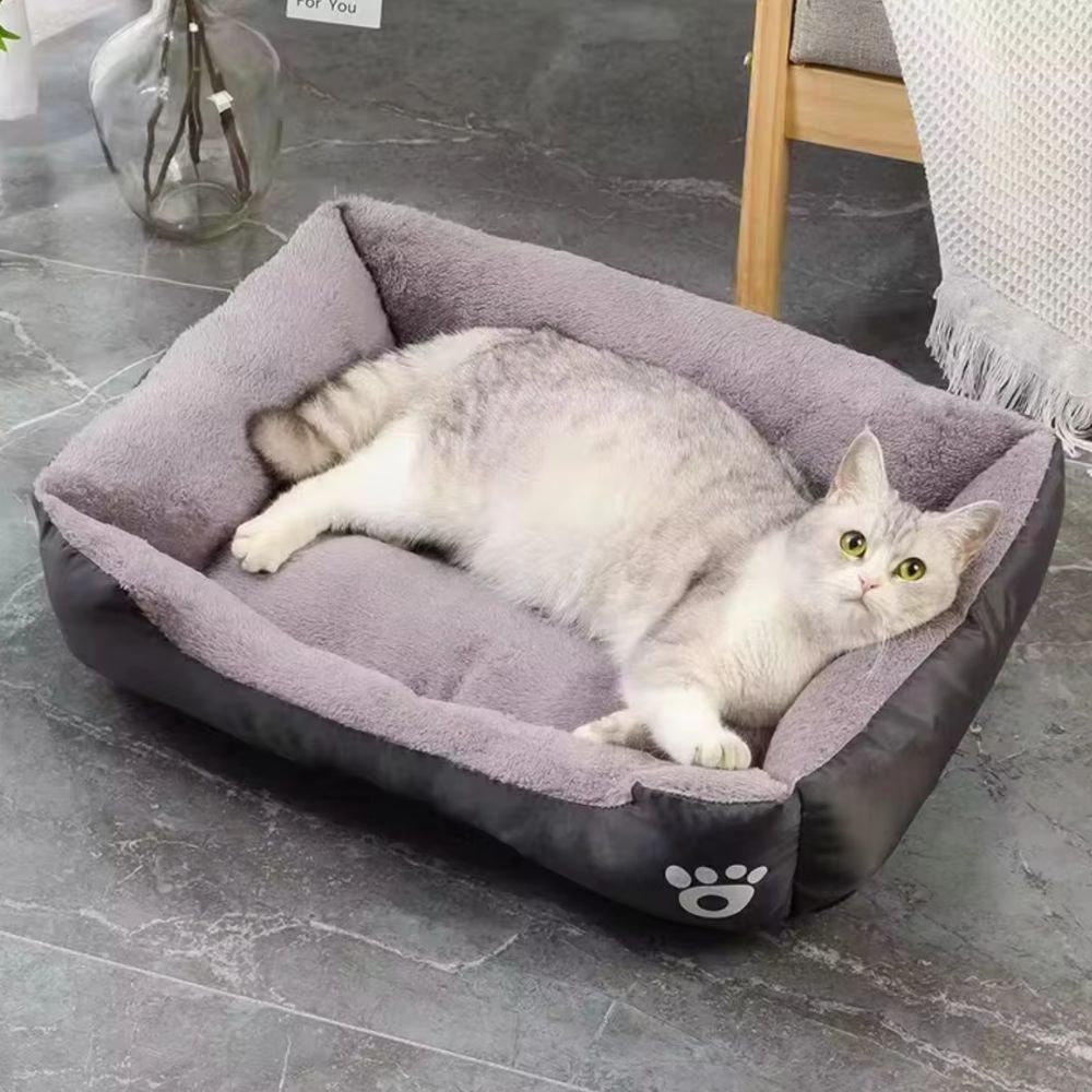 Plush Microfiber Pet Bed with Non-Slip Bottom