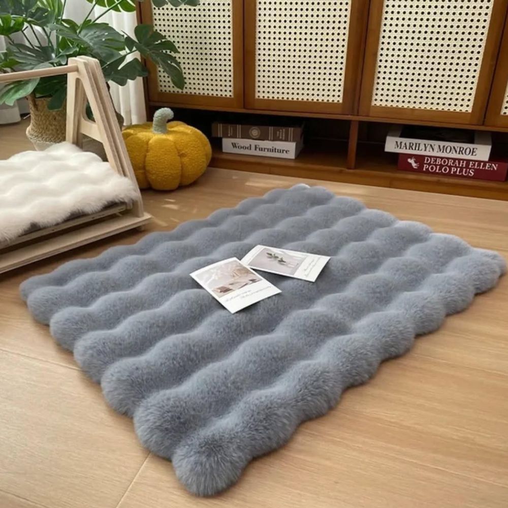 Plush Faux Fur Pet Mat for Cats and Small Dogs