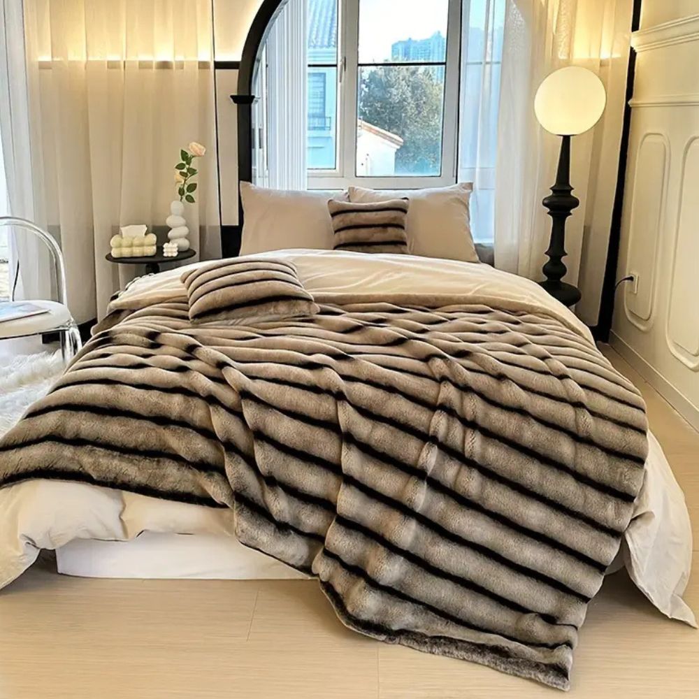 Luxurious Ruched Faux Rabbit Fur Throw Blanket
