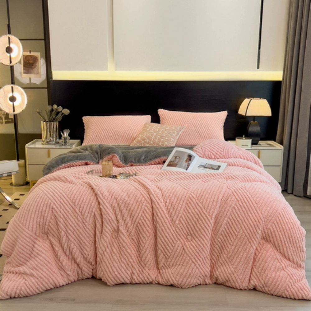 Chevron Plush Microfiber Blanket for Ultimate Comfort