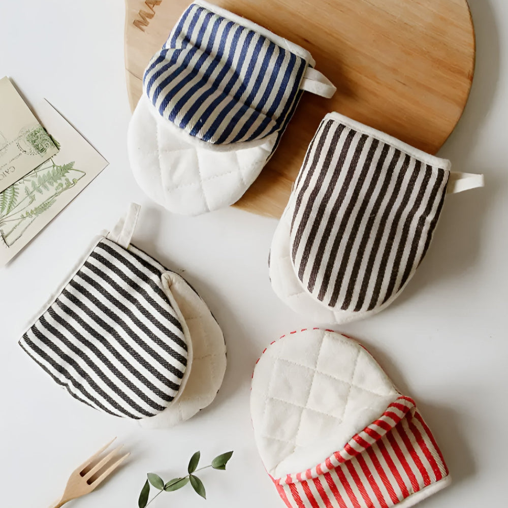 Striped Heat-Resistant Kitchen Mitts with Microfiber Cover