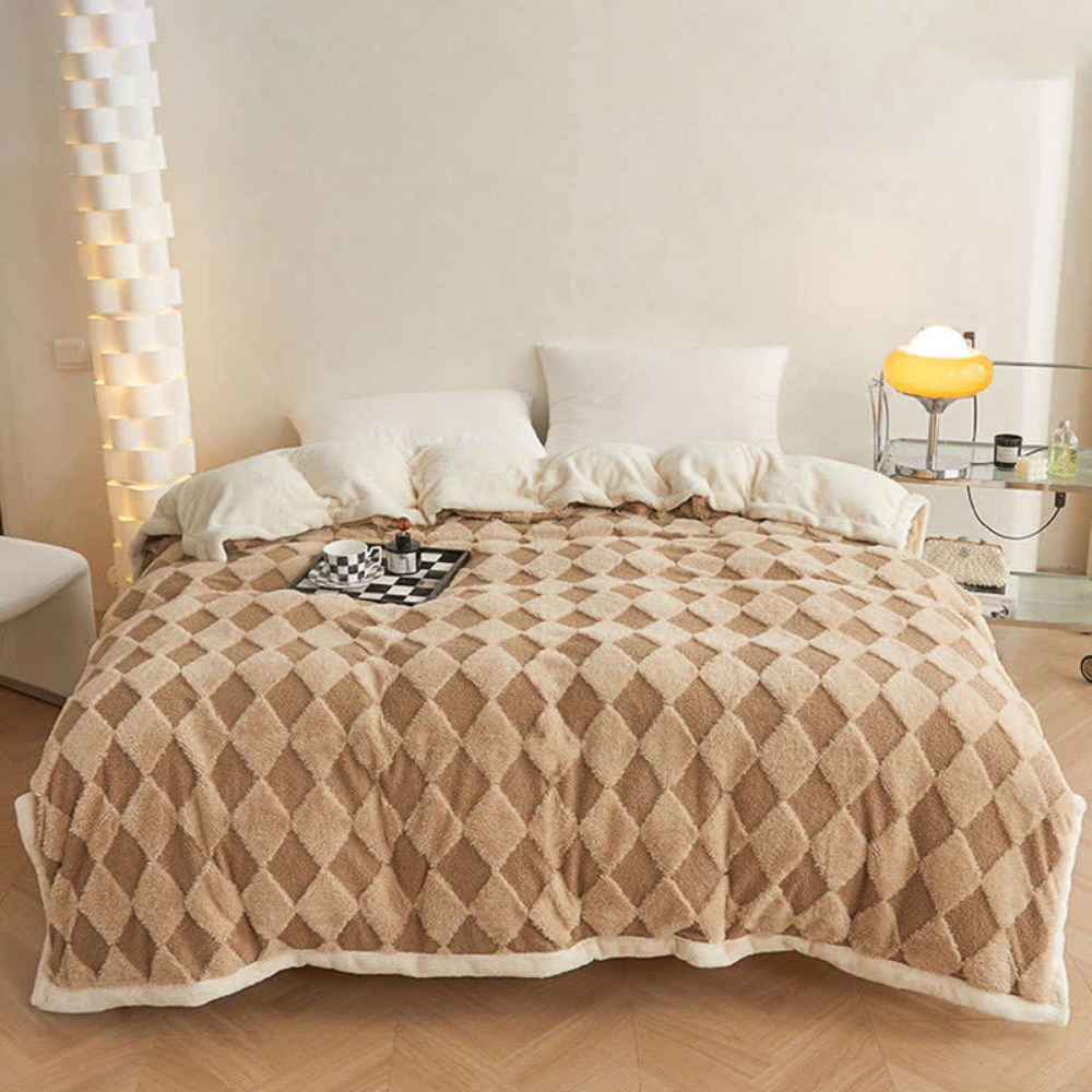 Soft Microfiber Diamond Pattern Comfort Blanket