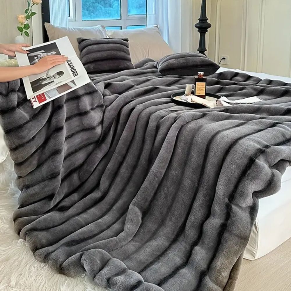 Luxurious Ruched Faux Rabbit Fur Throw Blanket