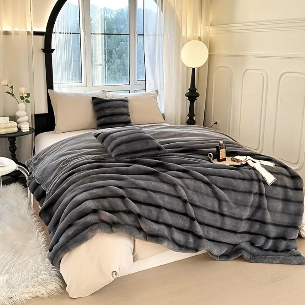 Luxurious Ruched Faux Rabbit Fur Throw Blanket