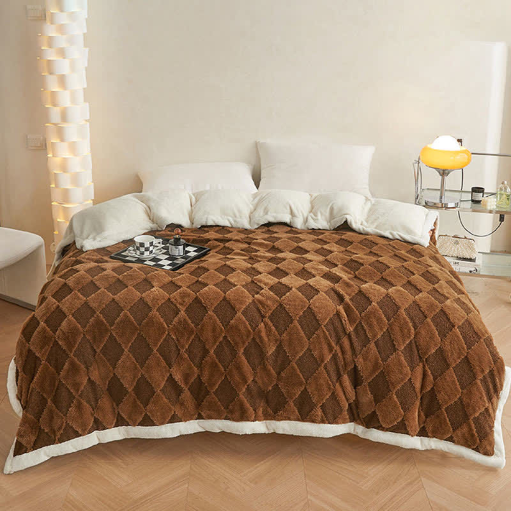 Soft Microfiber Diamond Pattern Comfort Blanket