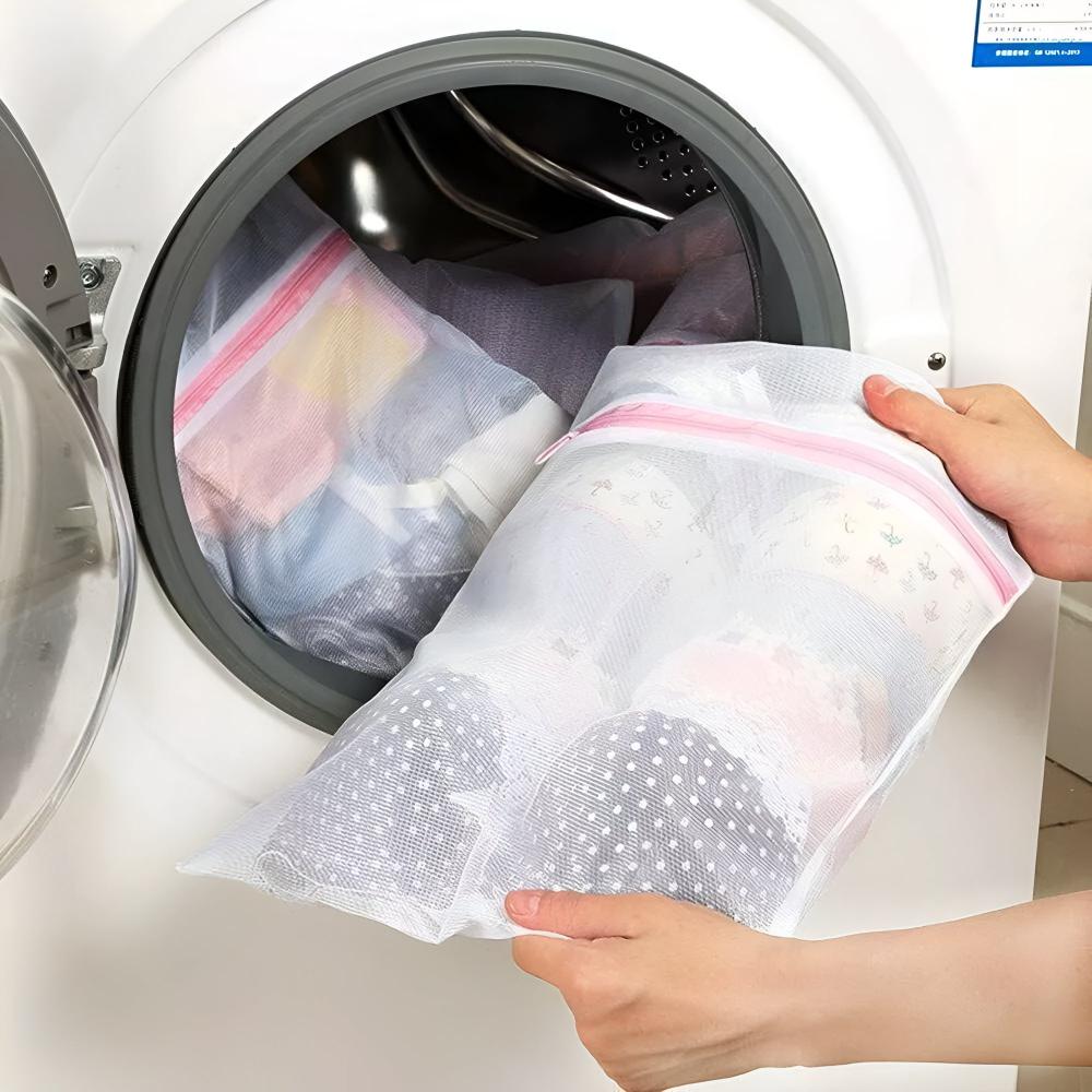 Zipped Mesh Laundry Bags for Delicates and Travel