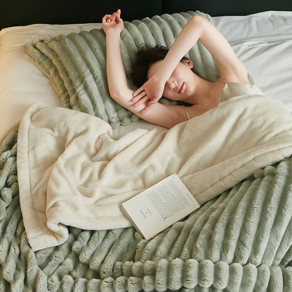 Reversible Faux Fur Fleece Throw Blanket