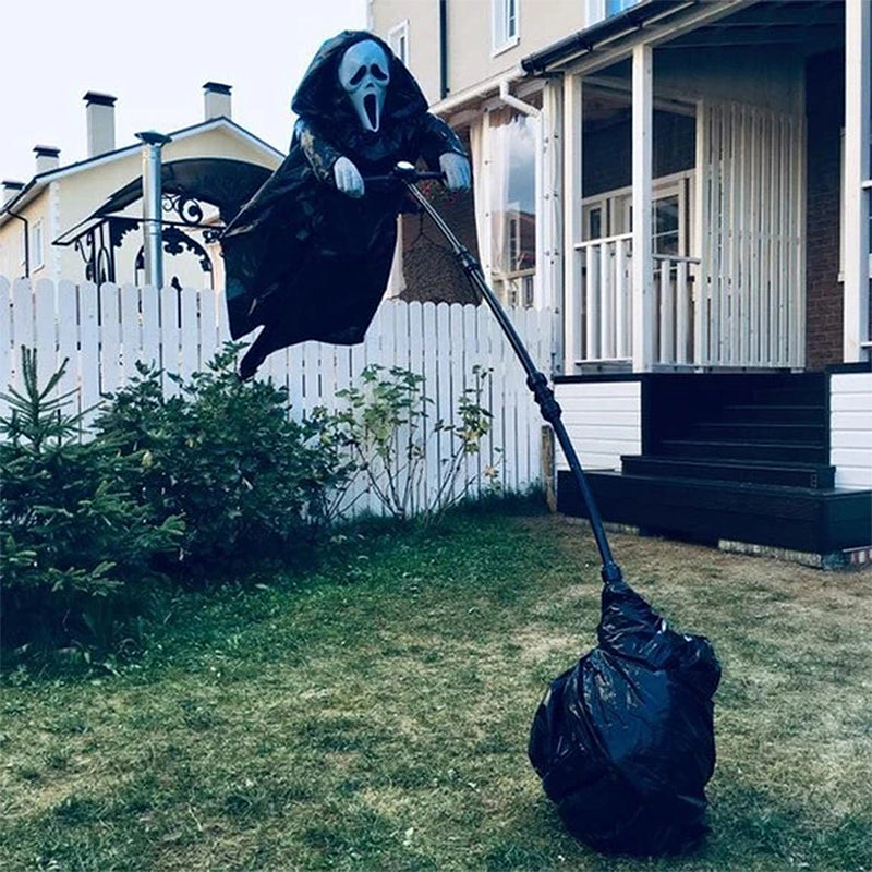 Ghostface Scarecrow Halloween Decoration - Spooky Outdoor Ornament