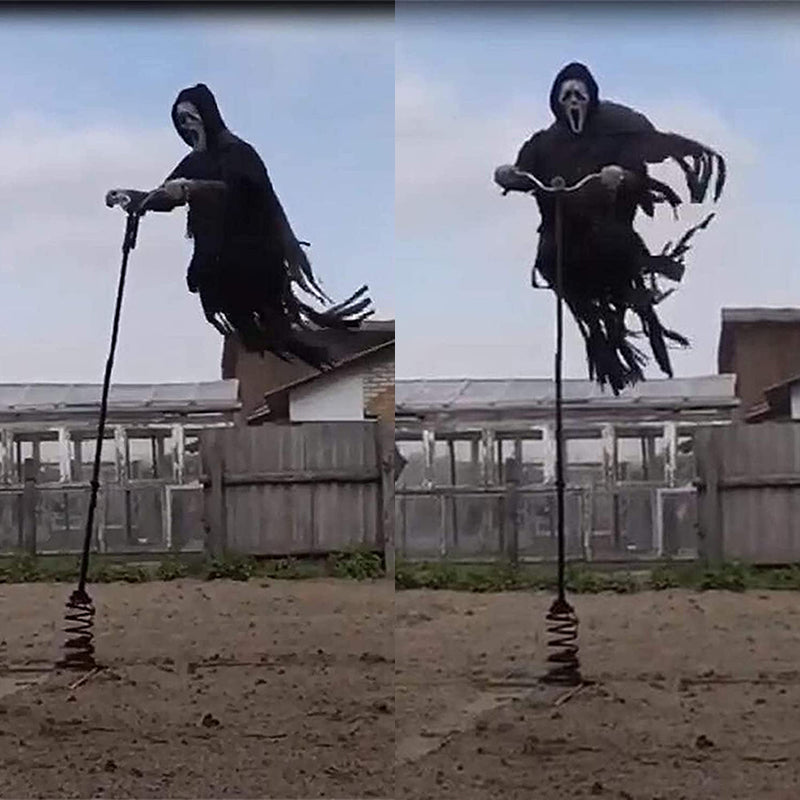 Ghostface Scarecrow Halloween Decoration - Spooky Outdoor Ornament