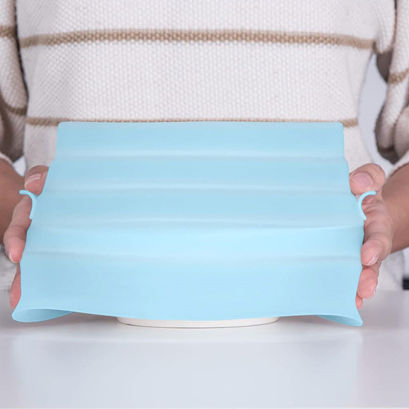 Collapsible Magnetic Silicone Microwave Cover with Steam Vents