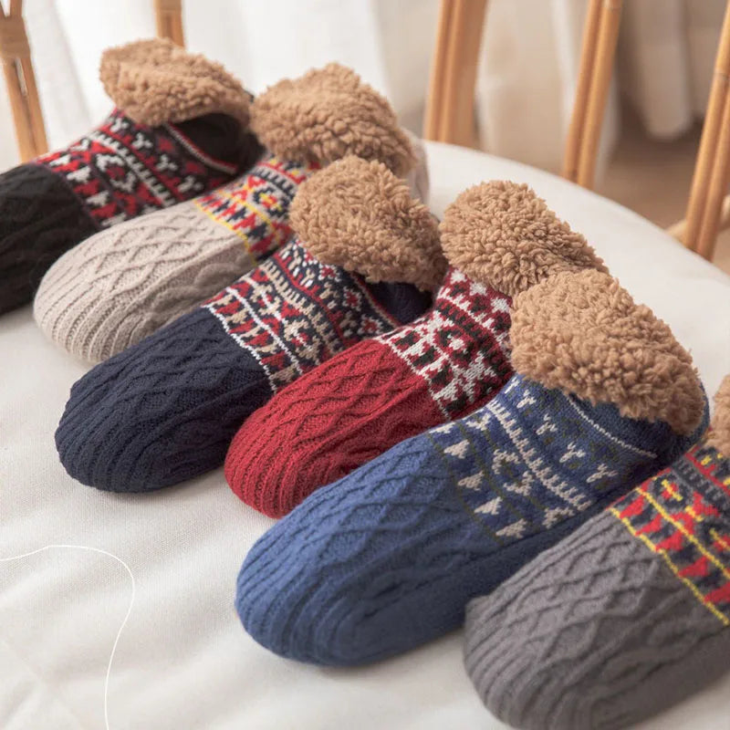 Snow Pattern Plush Warm Socks with Non-Slip Grip